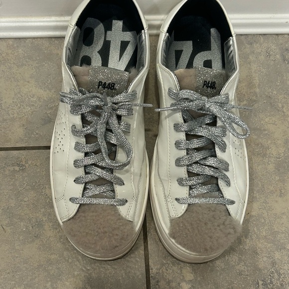 P448 White and Gray Low-Top Sneakers with Suede Finish - Picture 1 of 8